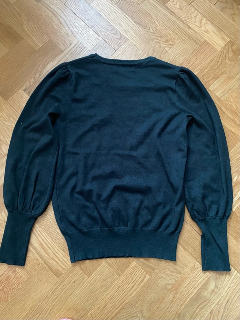T Tahari Teal sweater with silver button details - Picture 6 of 6